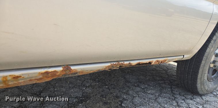 image for item DE2217 2006 Chevrolet Suburban 1500 SUV