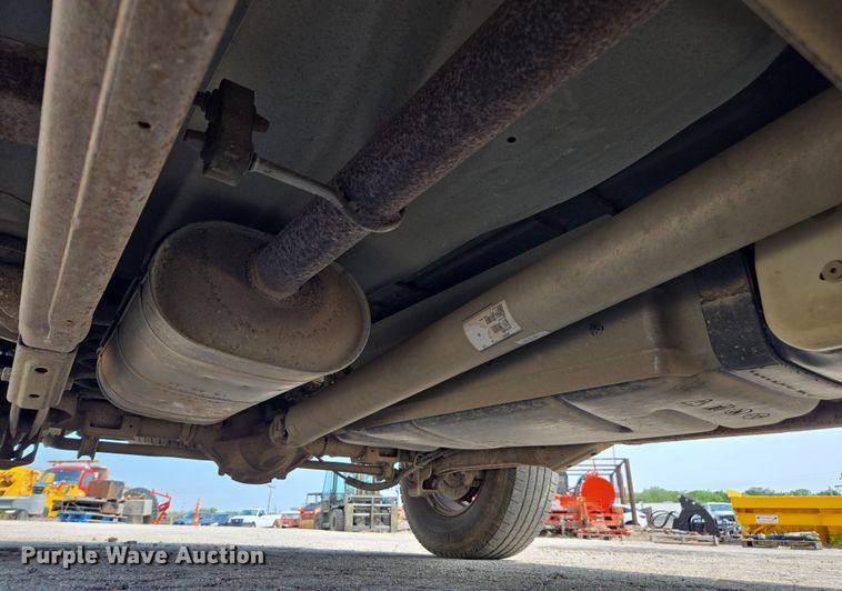 image for item DE2217 2006 Chevrolet Suburban 1500 SUV