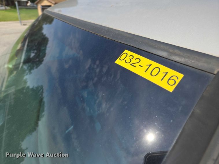 image for item DE2217 2006 Chevrolet Suburban 1500 SUV