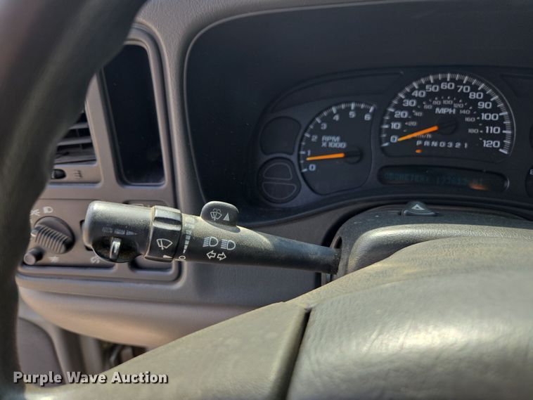 image for item DE2217 2006 Chevrolet Suburban 1500 SUV