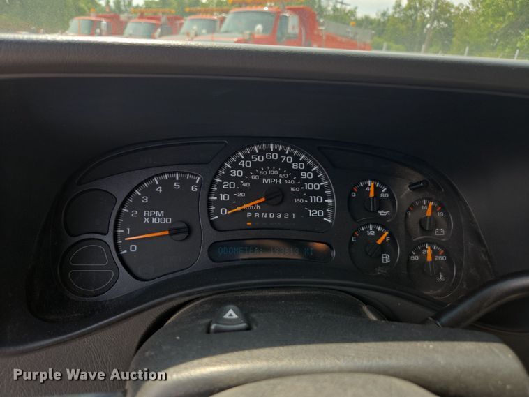 image for item DE2217 2006 Chevrolet Suburban 1500 SUV