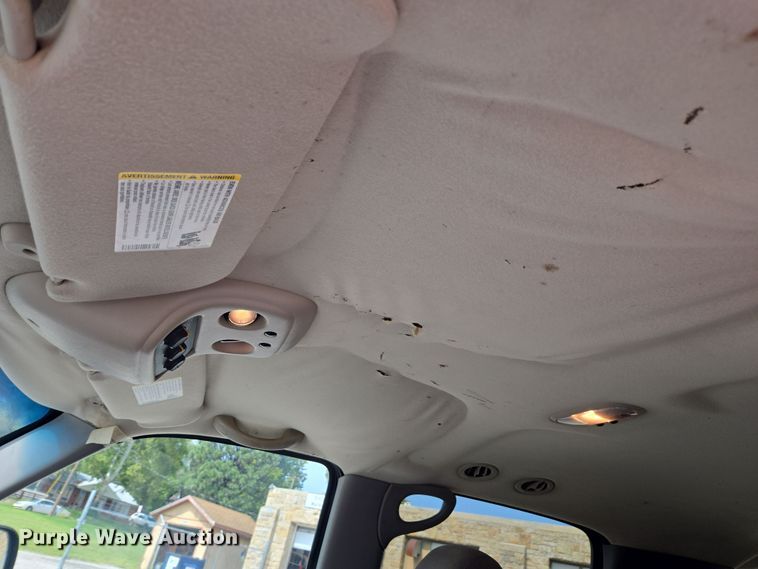 image for item DE2217 2006 Chevrolet Suburban 1500 SUV