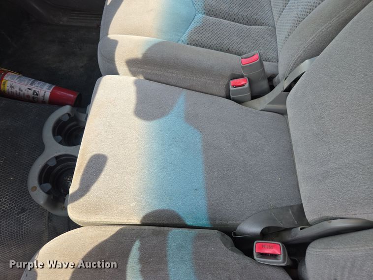 image for item DE2217 2006 Chevrolet Suburban 1500 SUV