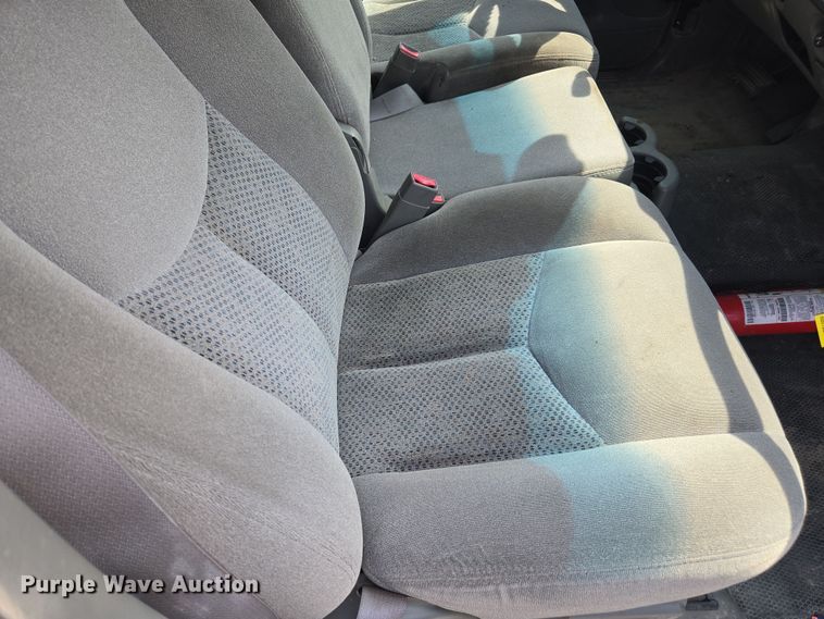 image for item DE2217 2006 Chevrolet Suburban 1500 SUV