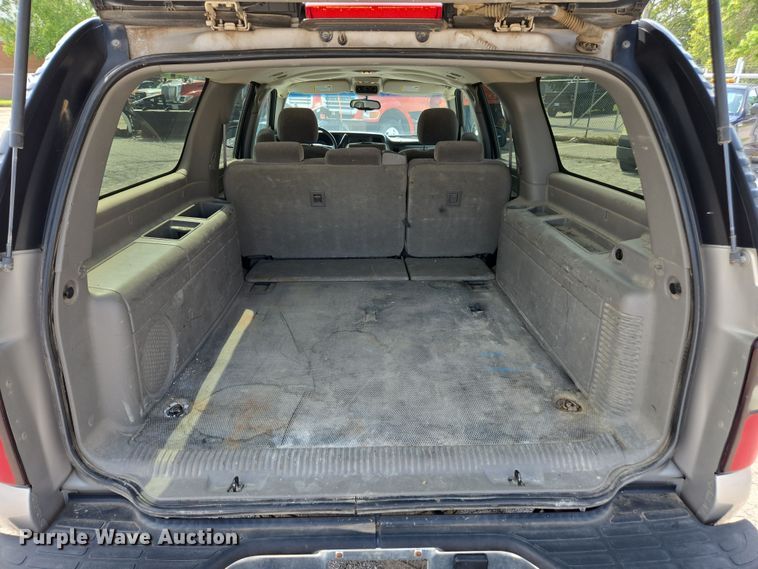 image for item DE2217 2006 Chevrolet Suburban 1500 SUV