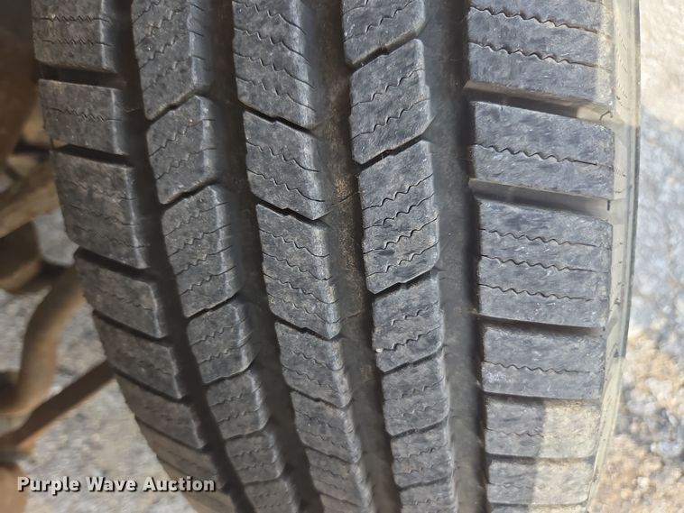 image for item DE2217 2006 Chevrolet Suburban 1500 SUV