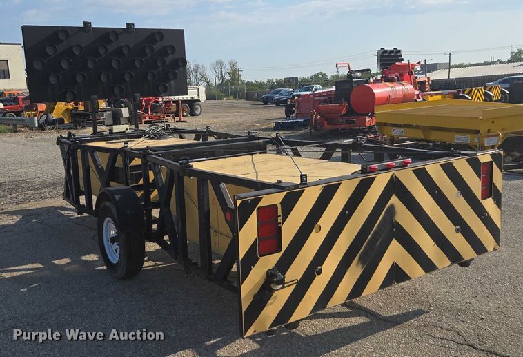 image for item DE2218 2013 Energy Absorption Systems crash attenuator trailer