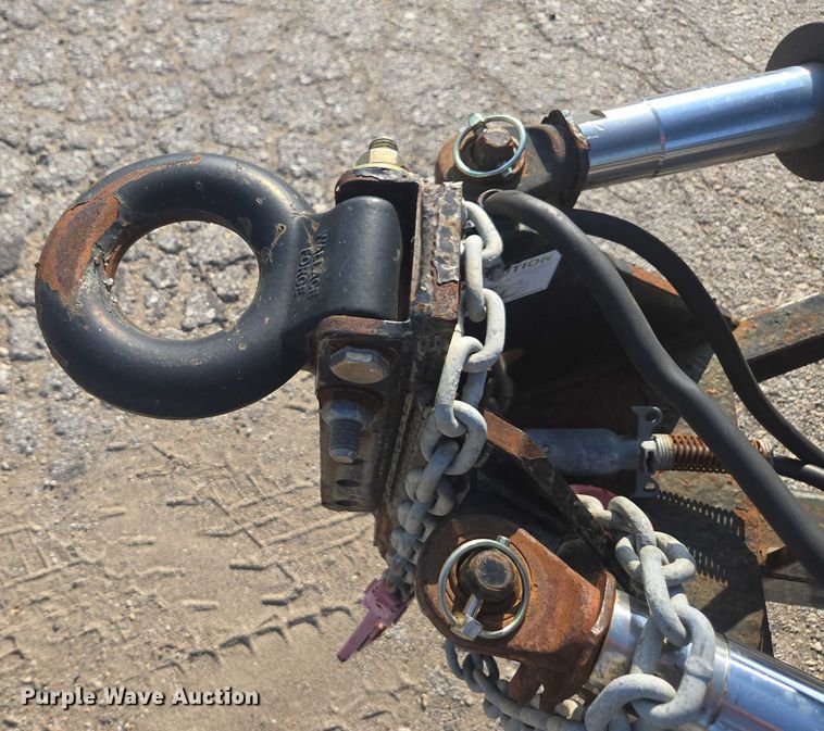 image for item DE2218 2013 Energy Absorption Systems crash attenuator trailer