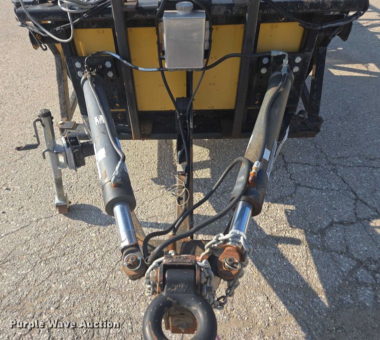 image for item DE2218 2013 Energy Absorption Systems crash attenuator trailer