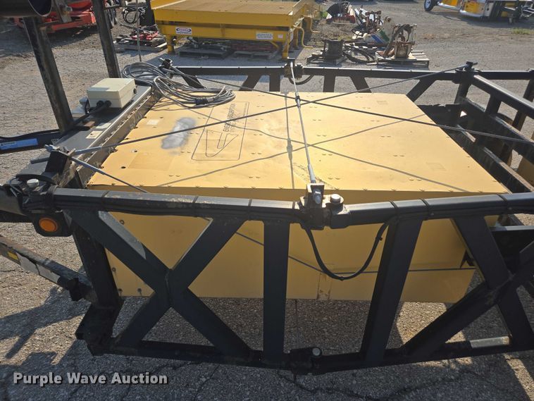 image for item DE2218 2013 Energy Absorption Systems crash attenuator trailer