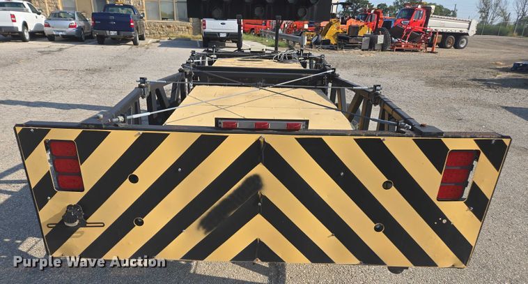 image for item DE2218 2013 Energy Absorption Systems crash attenuator trailer