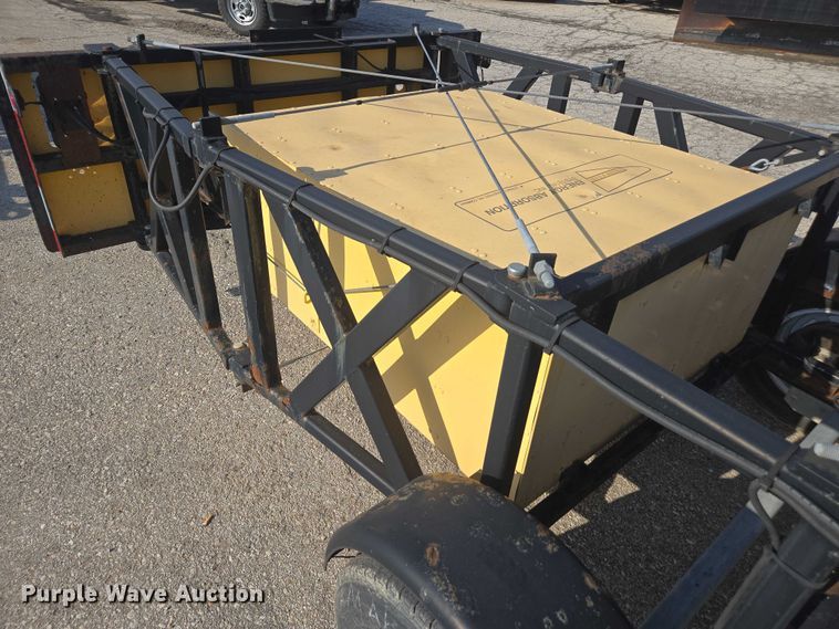 image for item DE2218 2013 Energy Absorption Systems crash attenuator trailer