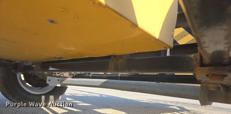 image for item DE2218 2013 Energy Absorption Systems crash attenuator trailer