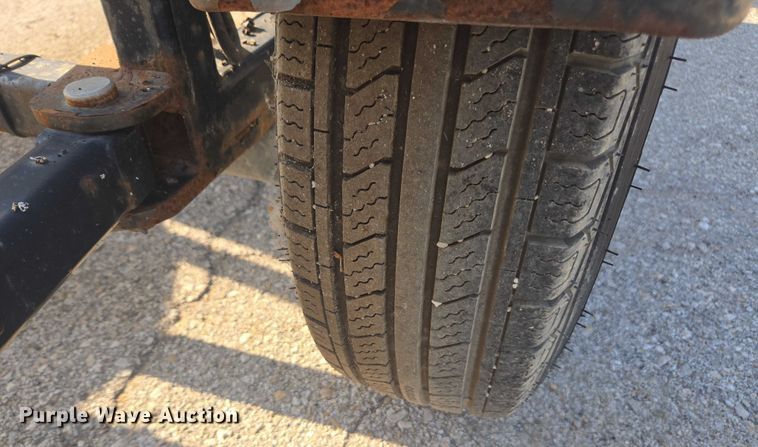 image for item DE2218 2013 Energy Absorption Systems crash attenuator trailer