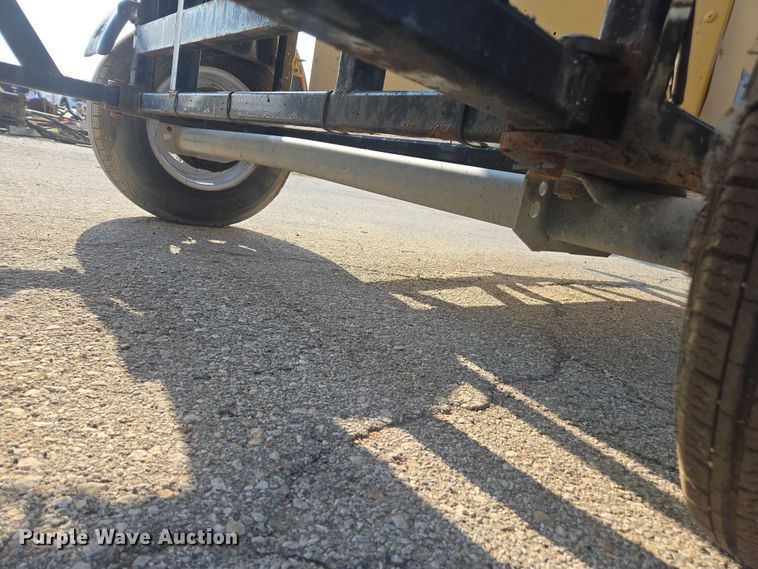 image for item DE2218 2013 Energy Absorption Systems crash attenuator trailer