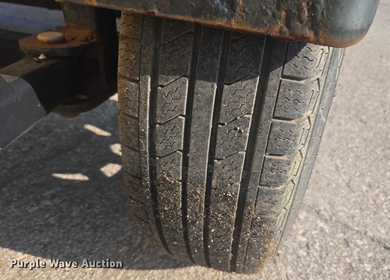 image for item DE2218 2013 Energy Absorption Systems crash attenuator trailer