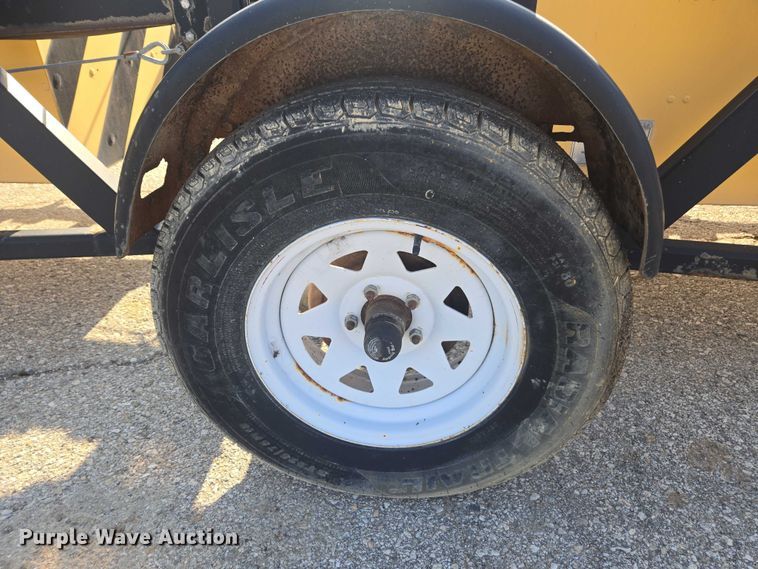 image for item DE2218 2013 Energy Absorption Systems crash attenuator trailer