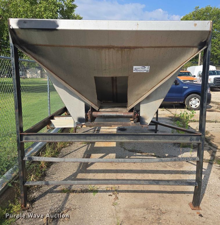 image for item DE2224 Stainless steel hopper