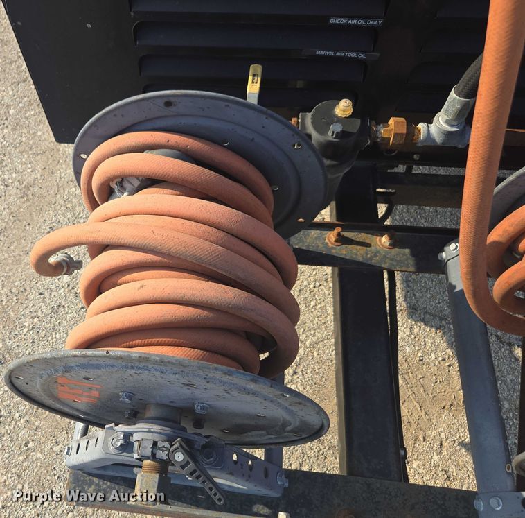 image for item DE2225 2012 Sullivan Palatek D0185PJD air compressor