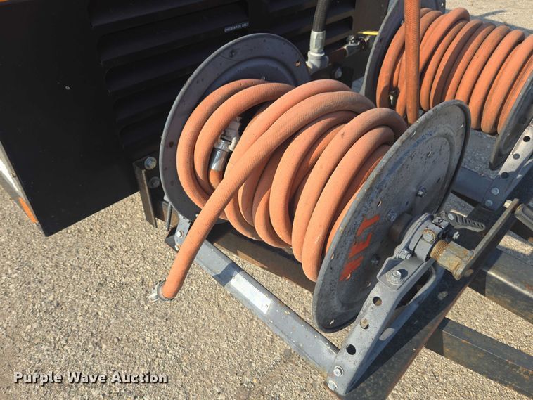 image for item DE2225 2012 Sullivan Palatek D0185PJD air compressor