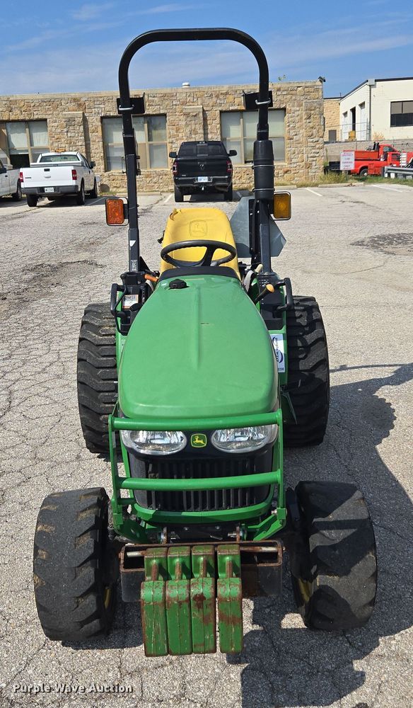 image for item DE2230 2008 John Deere 2520 MFWD tractor