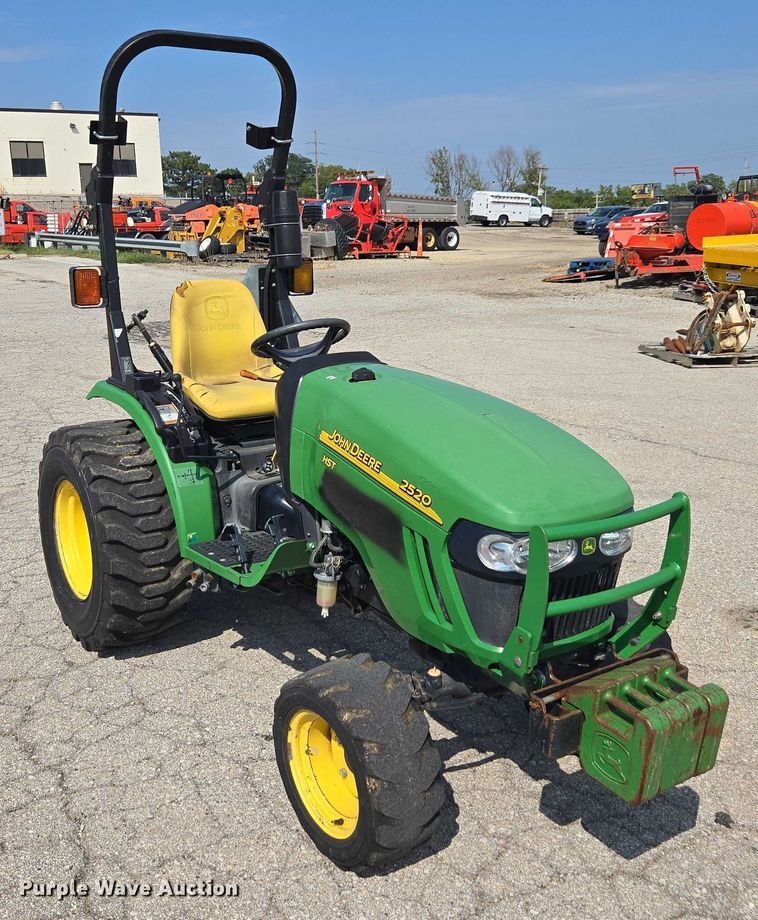 image for item DE2230 2008 John Deere 2520 MFWD tractor