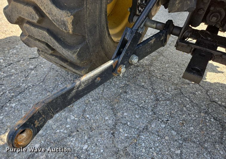 image for item DE2230 2008 John Deere 2520 MFWD tractor