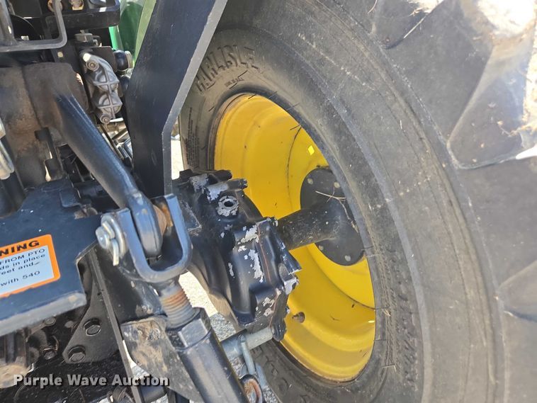 image for item DE2230 2008 John Deere 2520 MFWD tractor