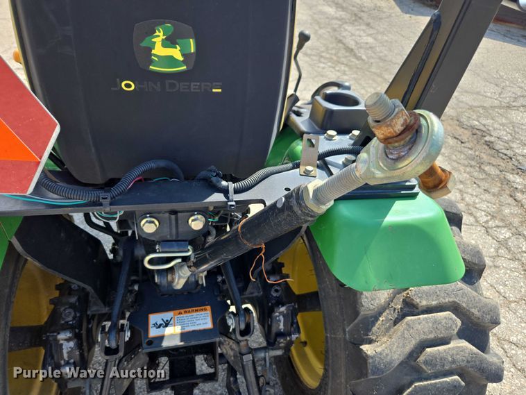 image for item DE2230 2008 John Deere 2520 MFWD tractor