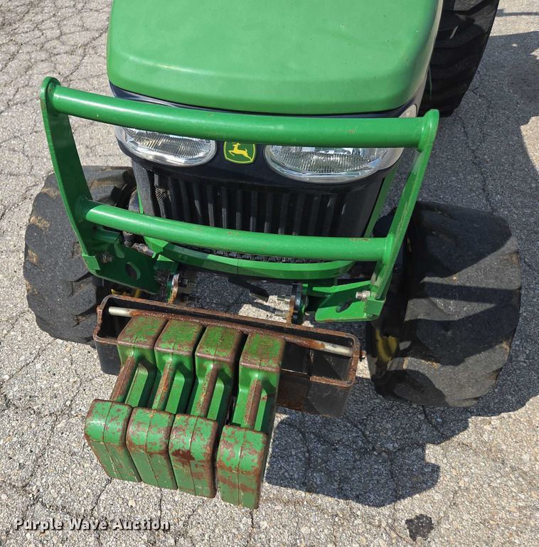 image for item DE2230 2008 John Deere 2520 MFWD tractor