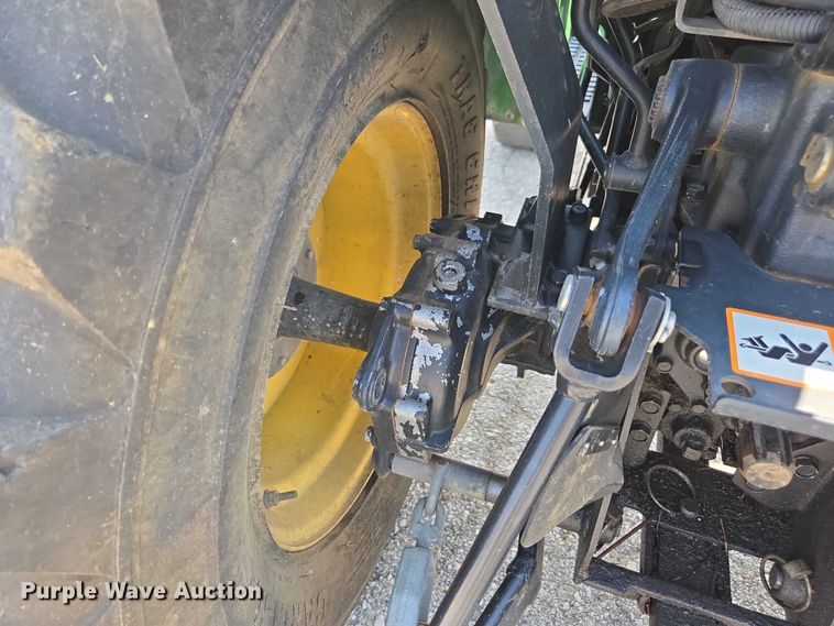 image for item DE2230 2008 John Deere 2520 MFWD tractor