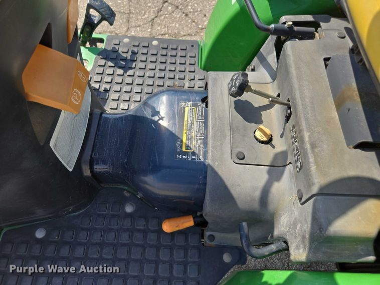 image for item DE2230 2008 John Deere 2520 MFWD tractor