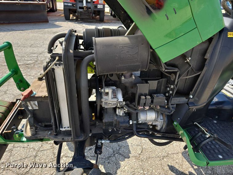 image for item DE2230 2008 John Deere 2520 MFWD tractor