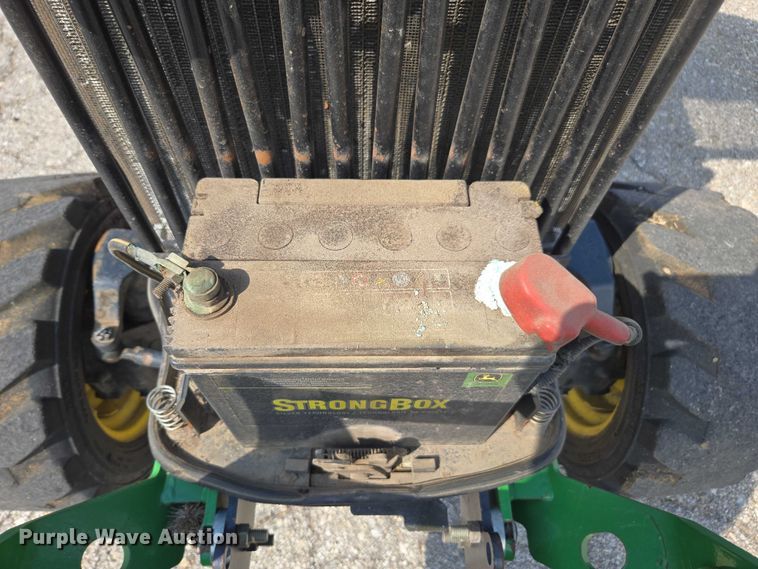 image for item DE2230 2008 John Deere 2520 MFWD tractor