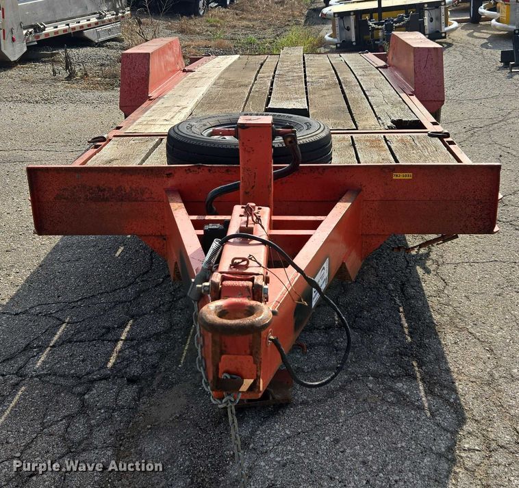 image for item DE2233 2002 Fannin tilt deck equipment trailer