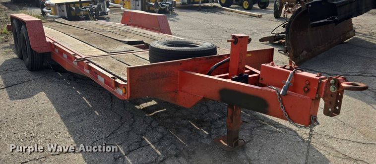 image for item DE2233 2002 Fannin tilt deck equipment trailer