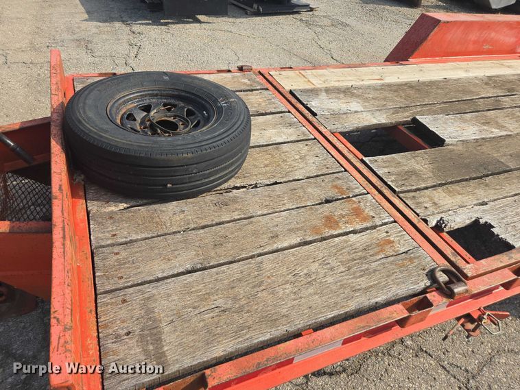 image for item DE2233 2002 Fannin tilt deck equipment trailer