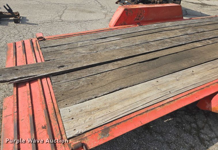 image for item DE2233 2002 Fannin tilt deck equipment trailer