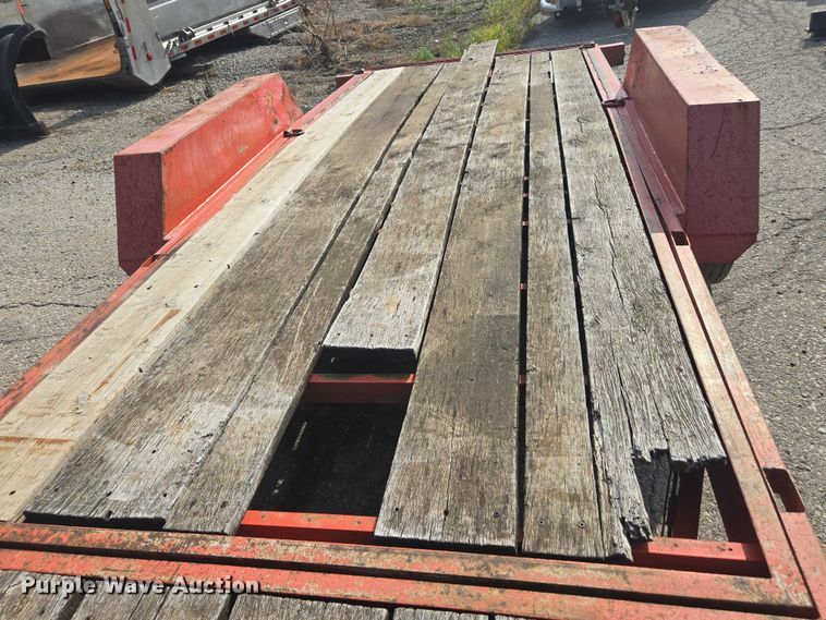 image for item DE2233 2002 Fannin tilt deck equipment trailer