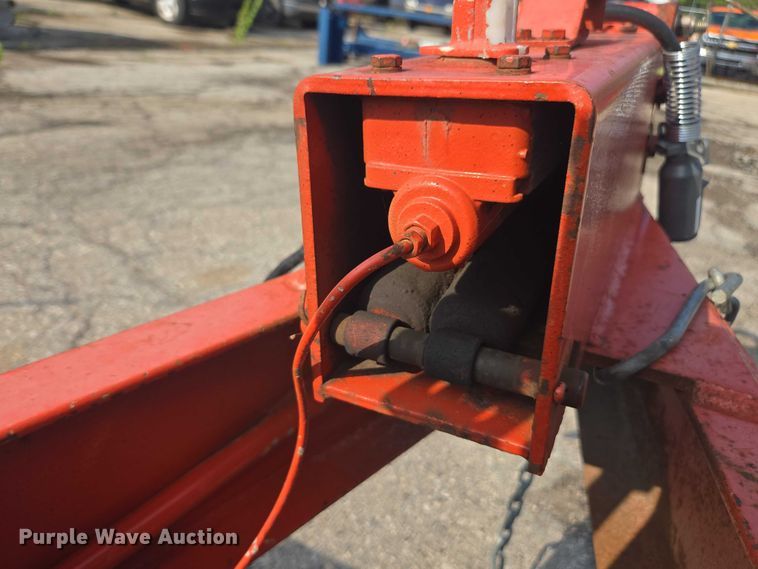 image for item DE2233 2002 Fannin tilt deck equipment trailer