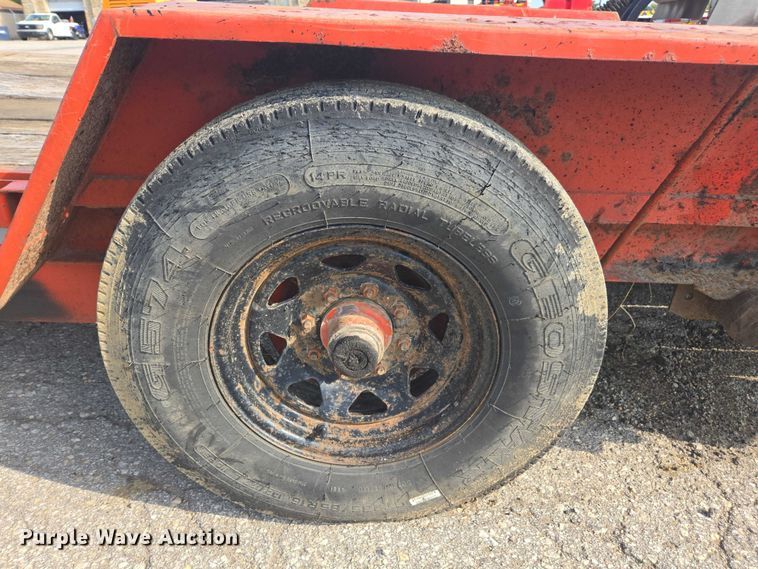 image for item DE2233 2002 Fannin tilt deck equipment trailer