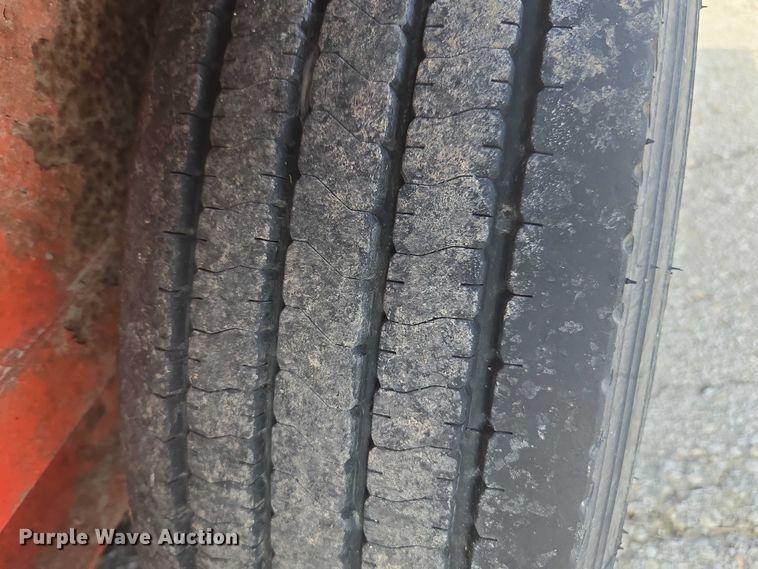 image for item DE2233 2002 Fannin tilt deck equipment trailer