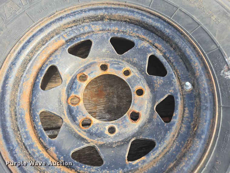 image for item DE2233 2002 Fannin tilt deck equipment trailer