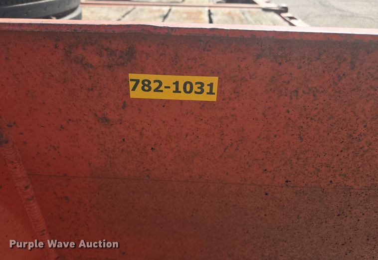 image for item DE2233 2002 Fannin tilt deck equipment trailer