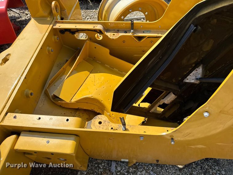 image for item DE2238 Caterpillar 918M wheel loader frame