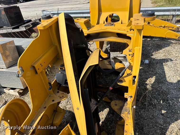 image for item DE2238 Caterpillar 918M wheel loader frame