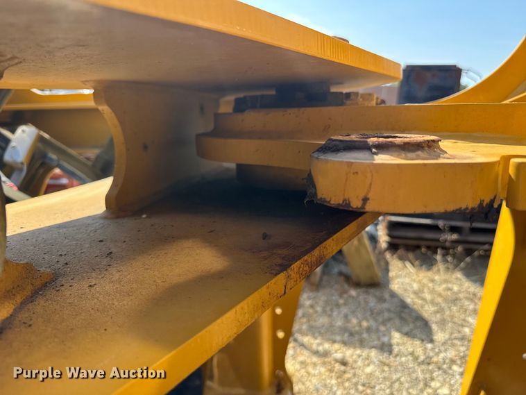 image for item DE2238 Caterpillar 918M wheel loader frame