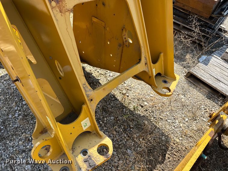 image for item DE2238 Caterpillar 918M wheel loader frame