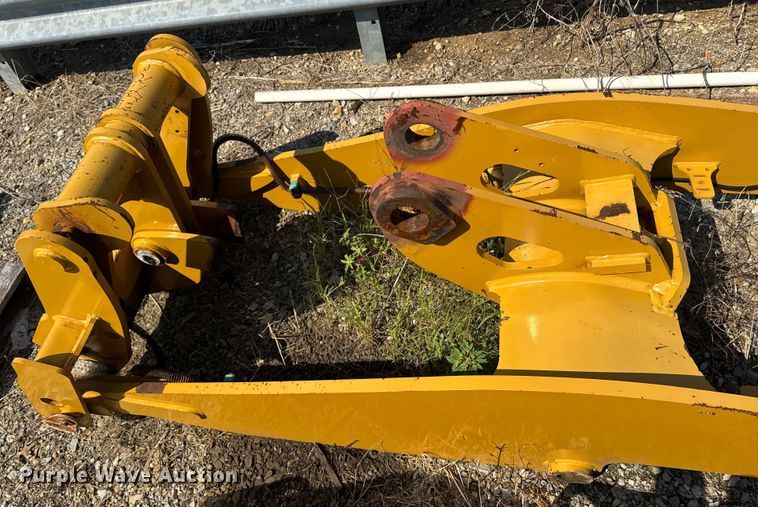 image for item DE2238 Caterpillar 918M wheel loader frame