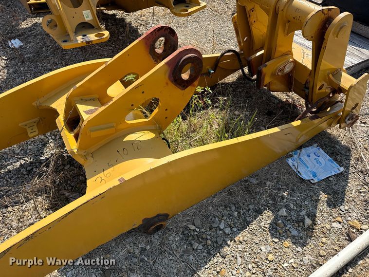 image for item DE2238 Caterpillar 918M wheel loader frame